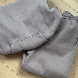Comfrt Sweatshirt and Sweatpants Set